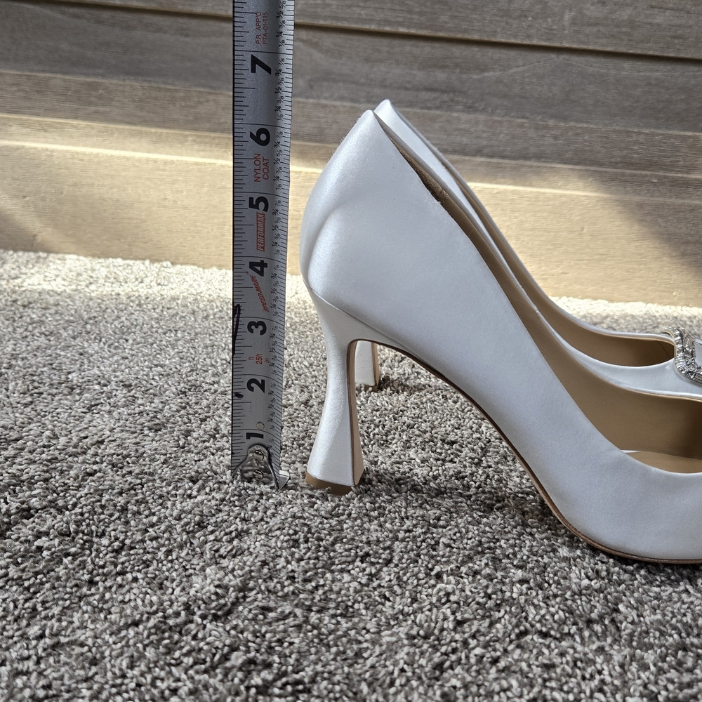 Badgley Mischka Aubree Pointed Toe Stiletto White Heels NEW size 10 - Picture 7 of 14